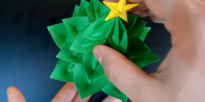Christmas treefrom origami