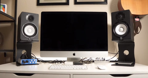 Speaker setup with stands