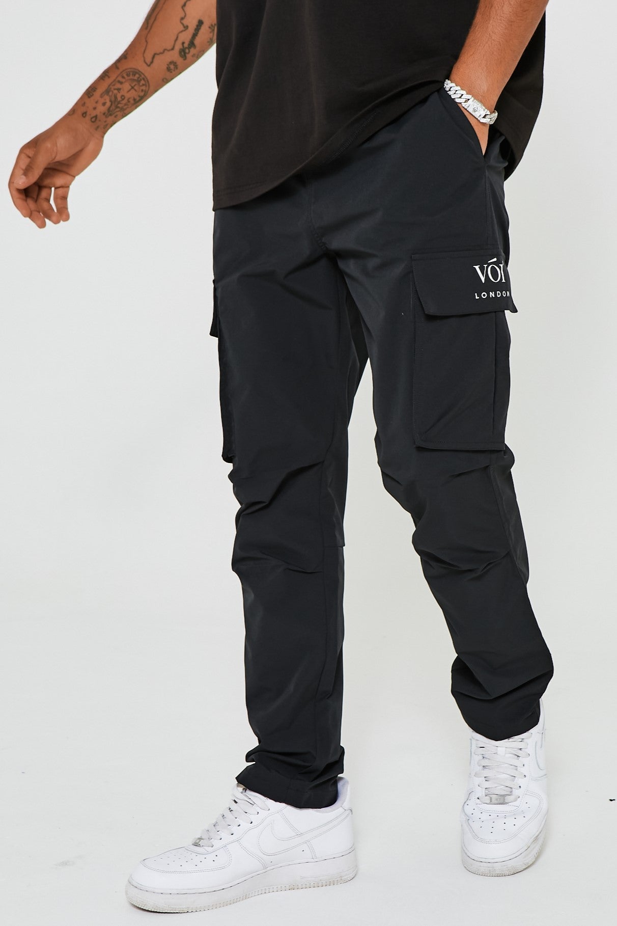 Park Place Tapered Woven Cargo Pants - Black