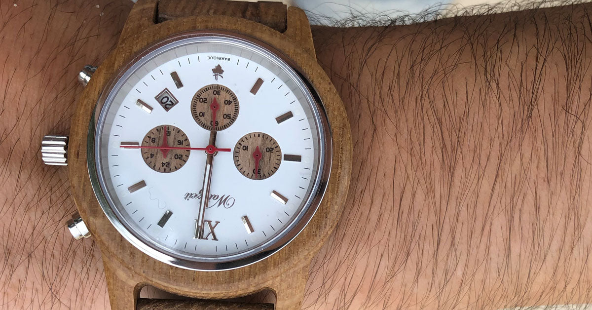 krasne hodinky z dreveneho sudu