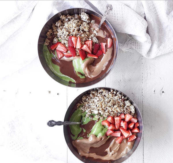 Mayella Organic Valentines Day Blog Post Alkalising Greens Smoothie Bowl