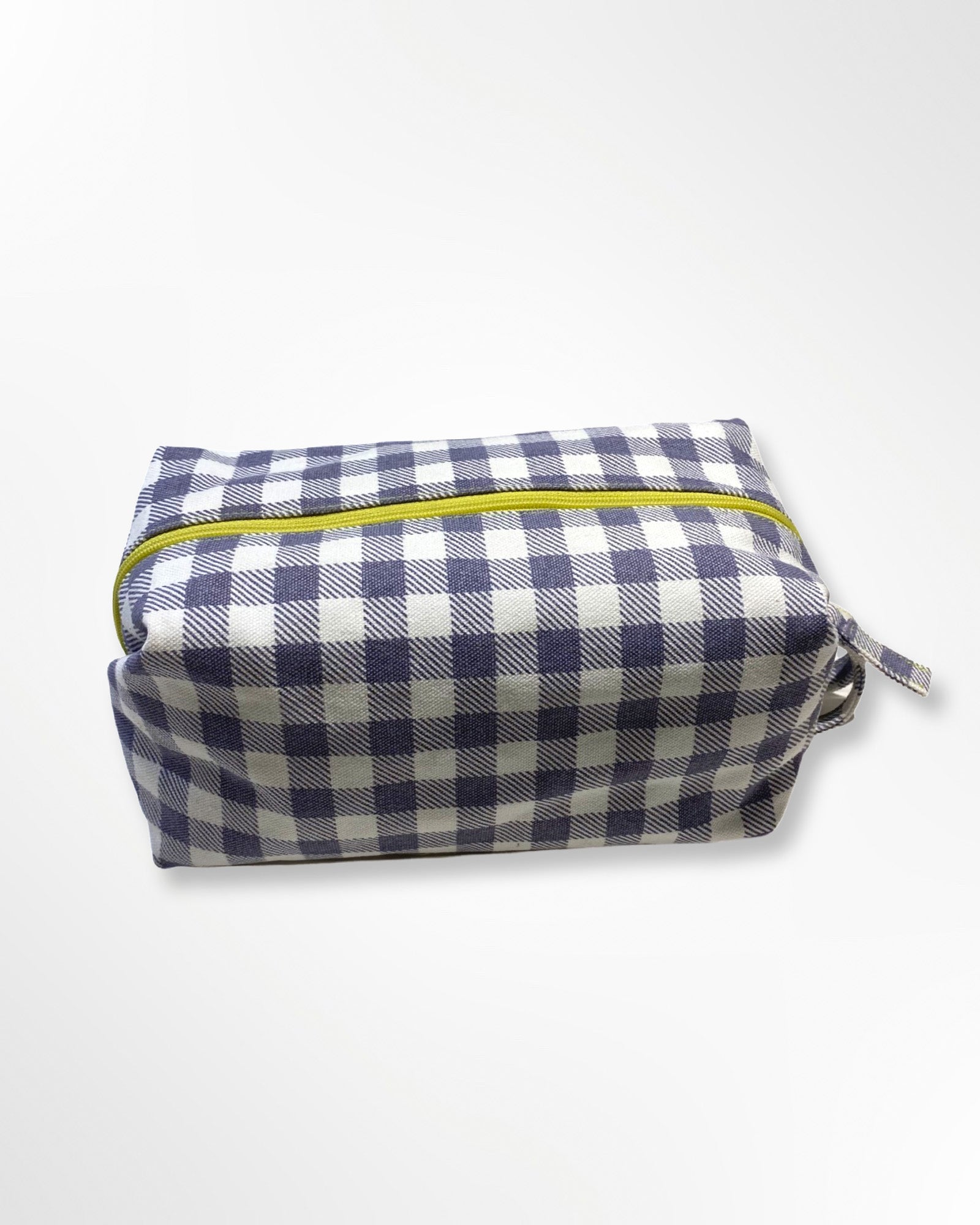 NOOKI Gingham Washbag in Black