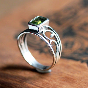 handmade-ethical-Peridot-Sterling-Silver-Vine-Ring-03