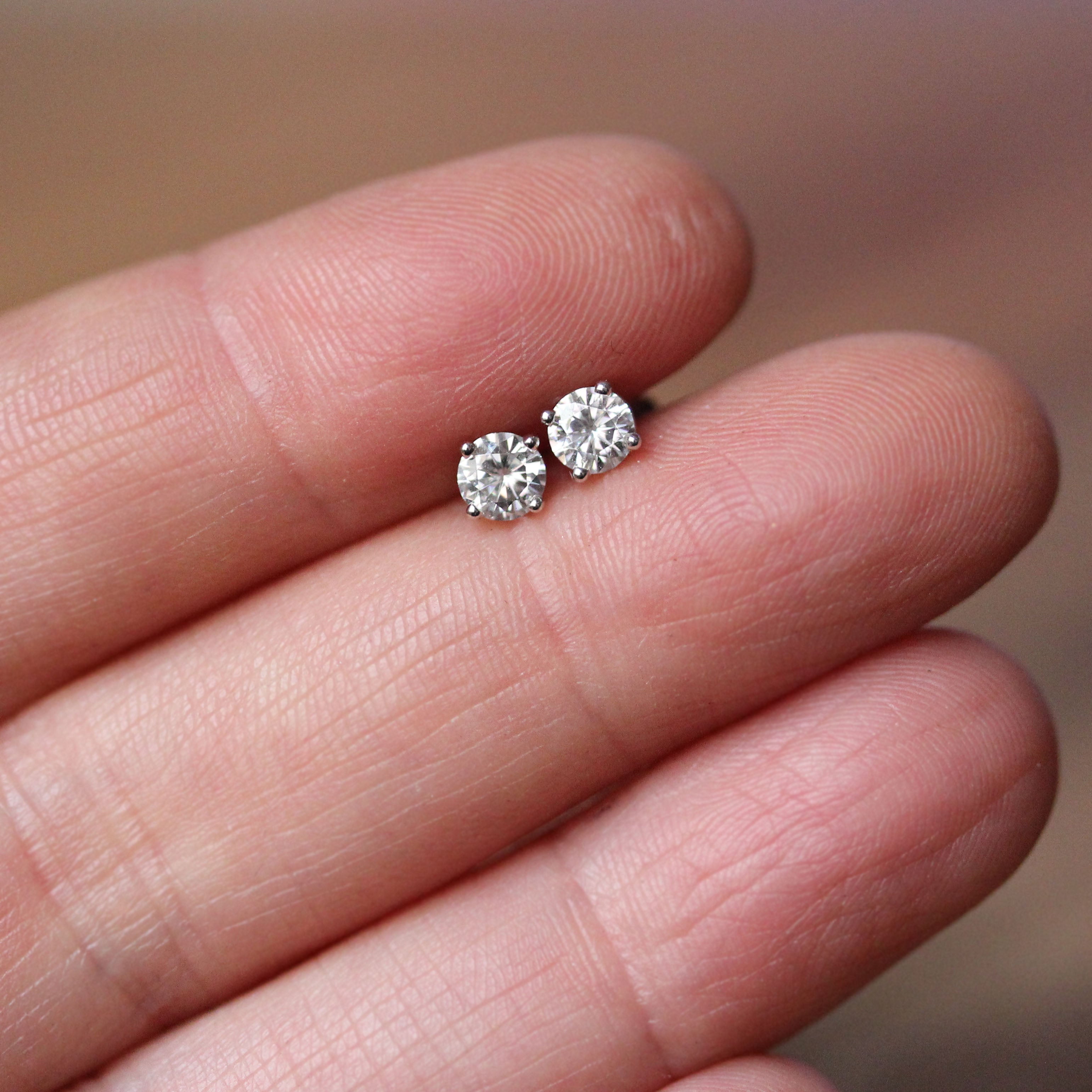 14k White Gold 1/2cttw Moissanite Stud Earrings