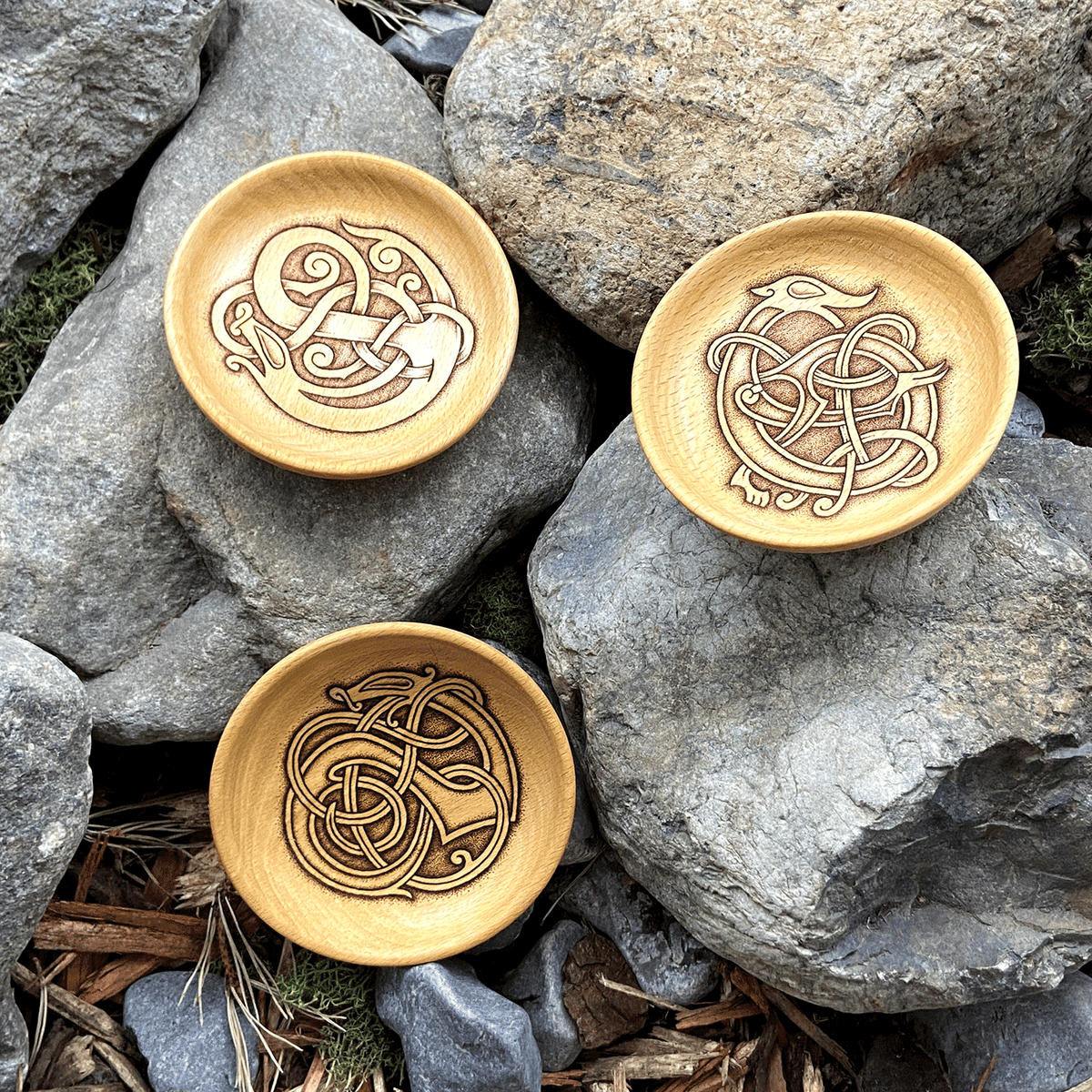 Wooden offering bowl with Urnes-style decor