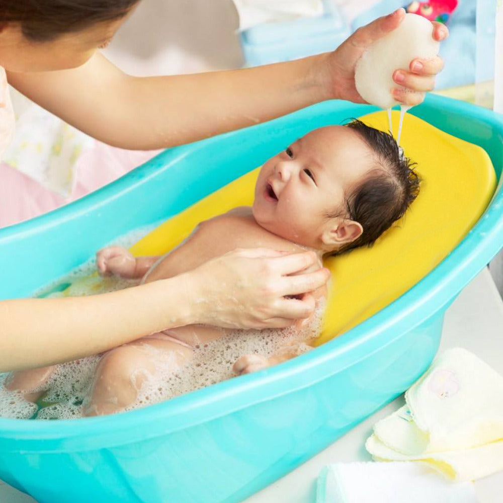 infant sponge bath