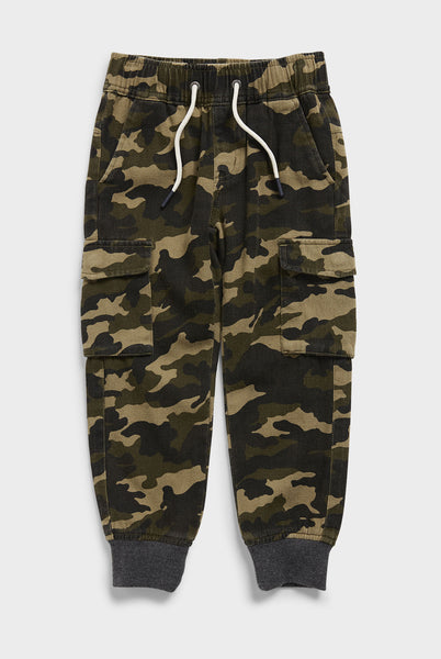 camo jogger shorts