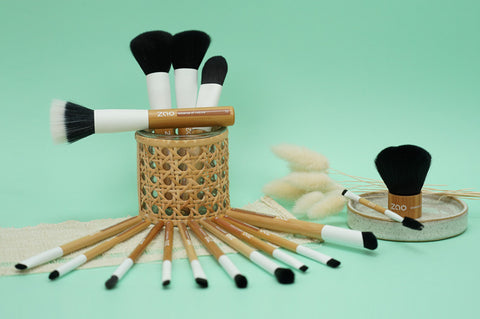 How to Properly Clean and Disinfect your Makeup Brushes