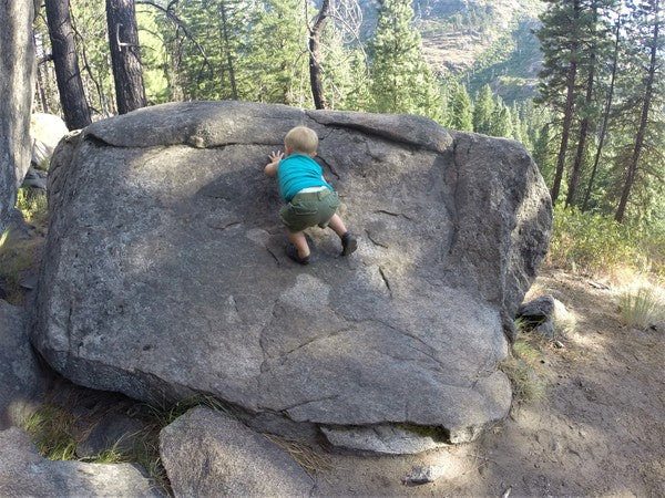 Mountain Method - Blog - Bouldering and climbing with kids