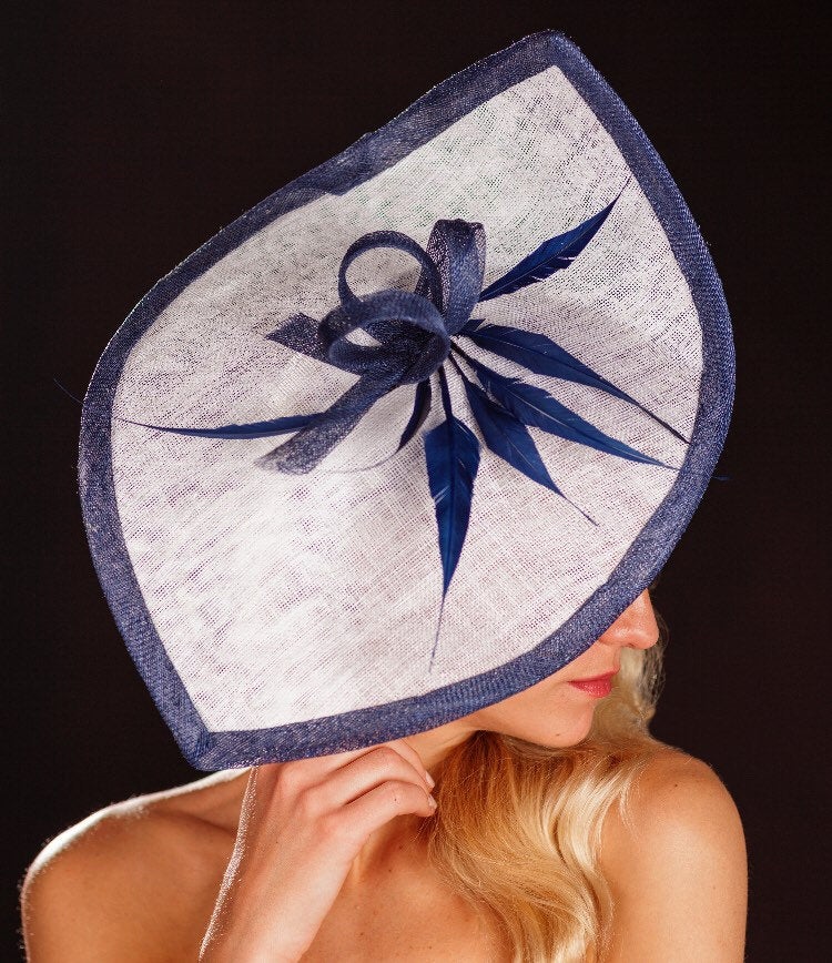 White navy blue shaped fascinator/hat – Jacobs
