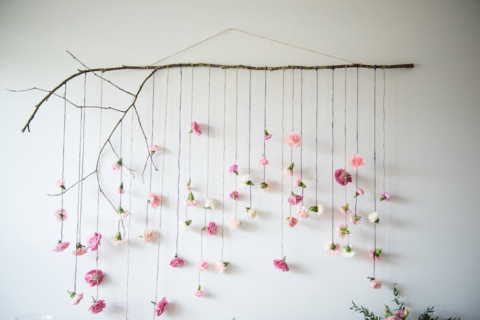 Guirlande de fleurs suspendues