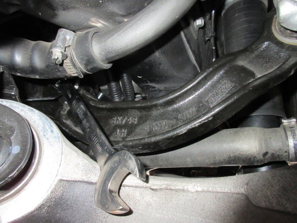 Ford Mustang S550 Rear suspension upper mounting bolt