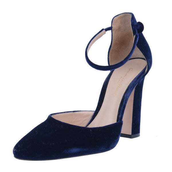 navy velvet pumps