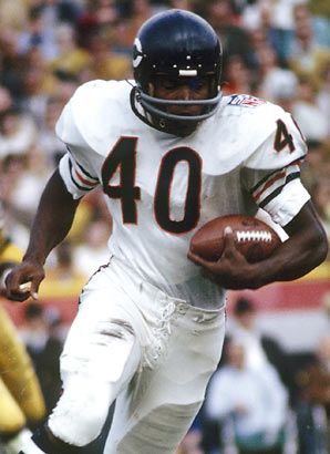 Gale Sayers left handed football player