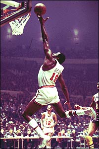 Willis Reed | left handed basketball player