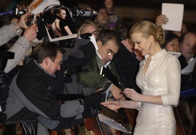 Famous Left Handed Celebrities | Nicole Kidman | Lefties Only