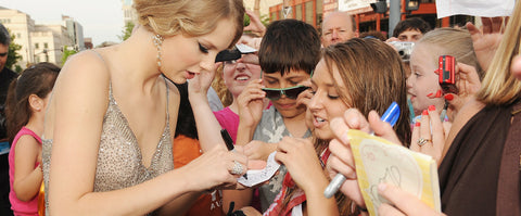 Taylor Swift Right Handed