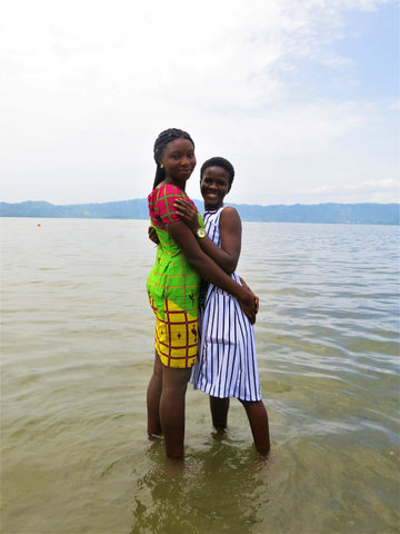 African girls at the lake