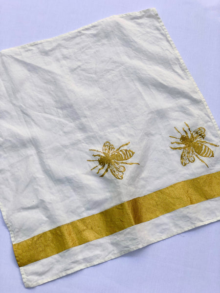 BLOCK PRINT METALLIC BEE NAPKIN