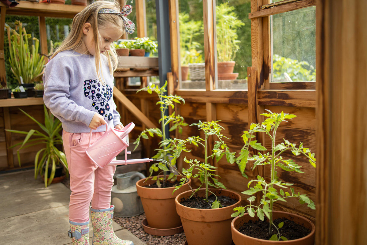 Gabriel-Ash-Greenhouses-Children, the next Budding Gardeners