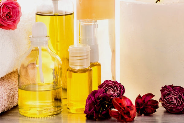 Various types and sizes of containers containing essential oils