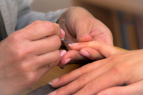 Painting nails with nail polish