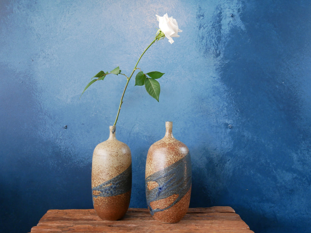 深蓝自然斑点花瓶