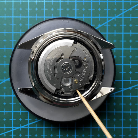 Removing the movement from the case - [TUTORIAL] How To Modify Your SEIKO Watch - Dial and Hands by Lucius Atelier