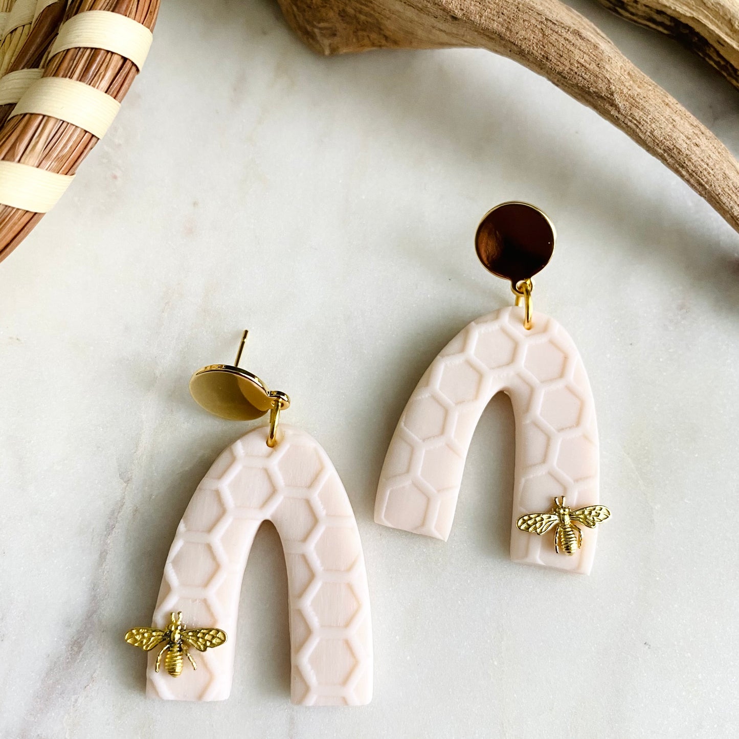 Arches // Blanc Honeycomb + Brass Bee