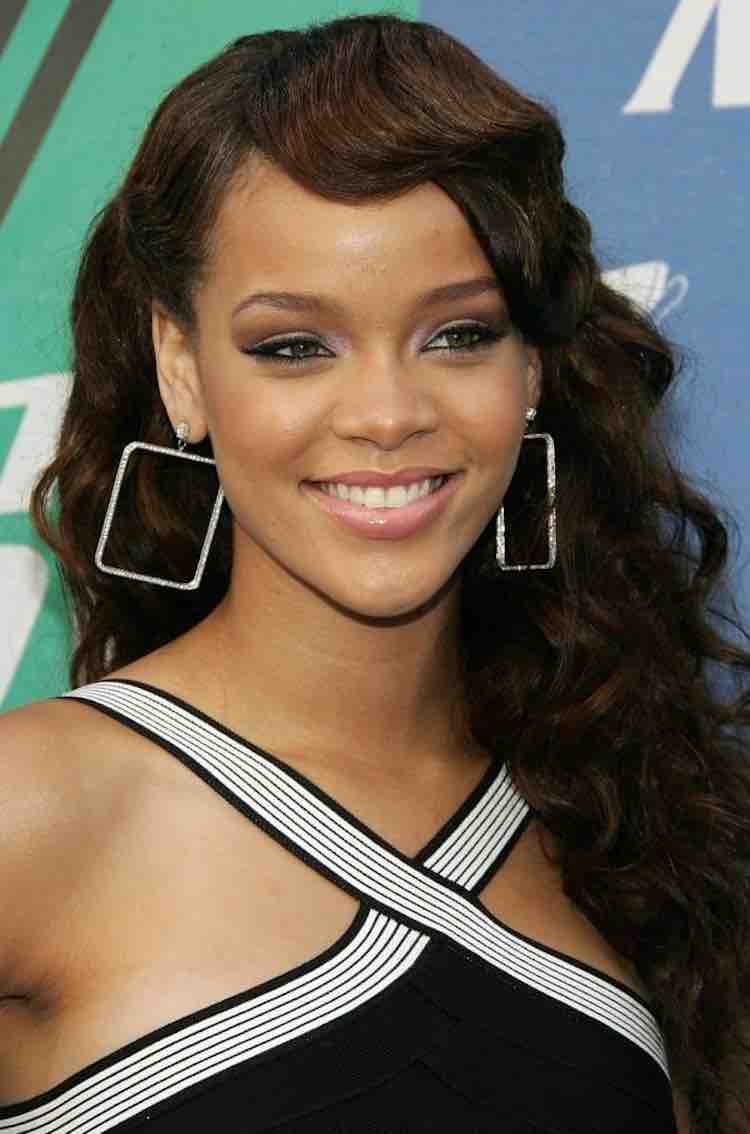 rihanna-brown-hair