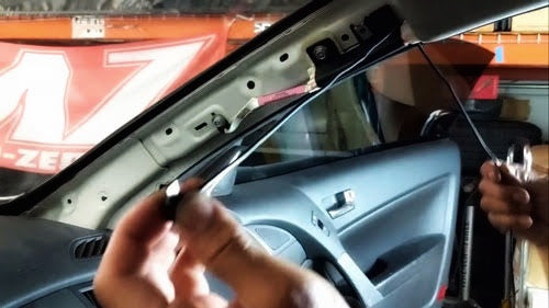 run-behind-airbag-dashboard-camera-installation