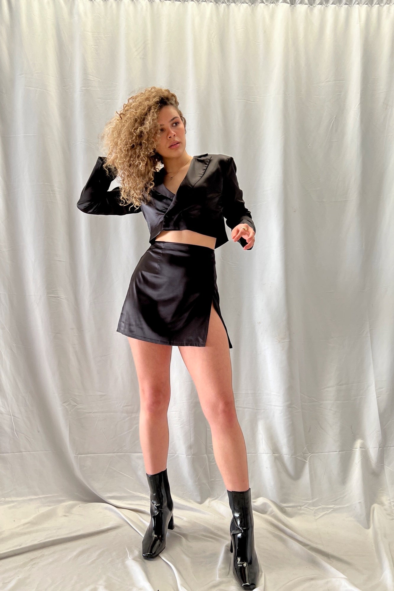 Cassie Crop Blazer - Black