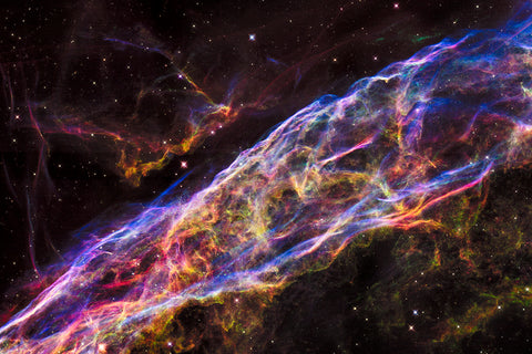 ic:NASA's Hubble Space Telescope captured the expanding remains of a massive supernova, the Veil Nebula © NASA/ESA/Hubble Heritage Team