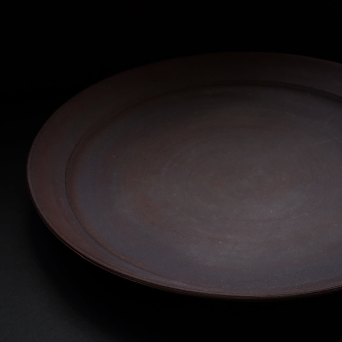 二階堂明弘 錆器リム皿 φ30.5cm Akihiro Nikaido Rustic glaze rim plate φ30.5cm –  essence kyoto