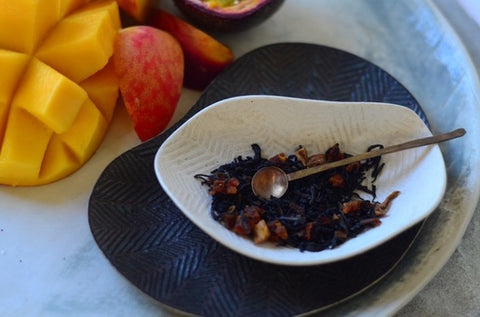 The Tea Nomad's Sydney tea: a fruity loose leaf black tea with passionfruit, dried mango and peach pieces. Ideal for iced tea. 