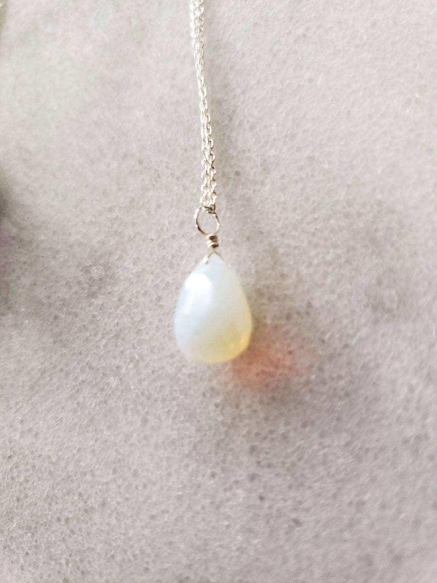 STUNNING Opaline moonstone Tear Drop PENDANT Chain necklace Gold silver plated 
