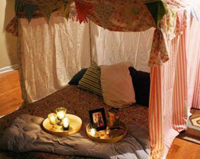 Blanketfort | Cutest Indoor Picnics