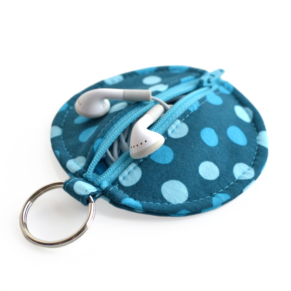 circle-zip-earbud-pouch-sewing-pattern-dogundermydesk
