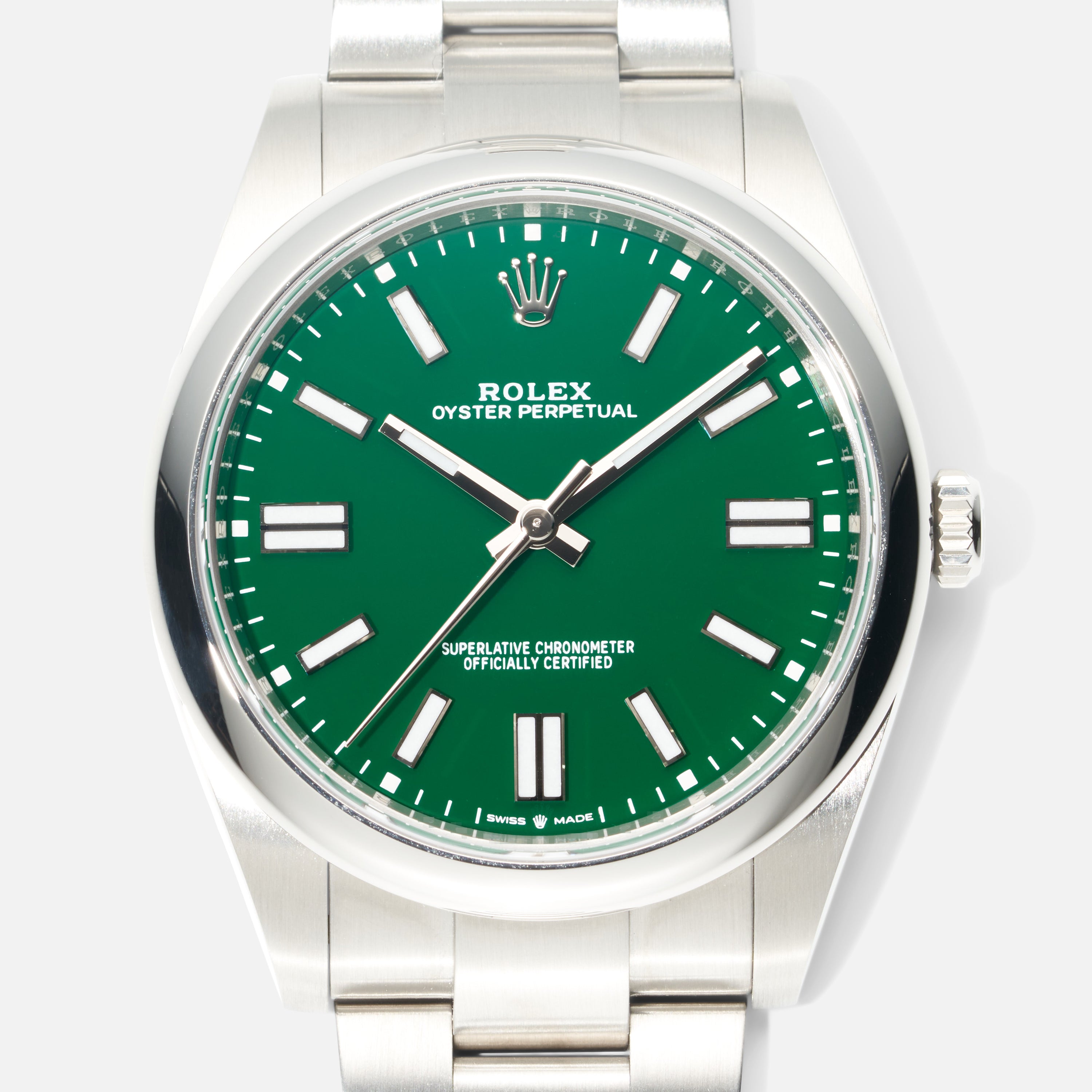 Rolex Oyster 41 Green Dial 124300 – Subdial