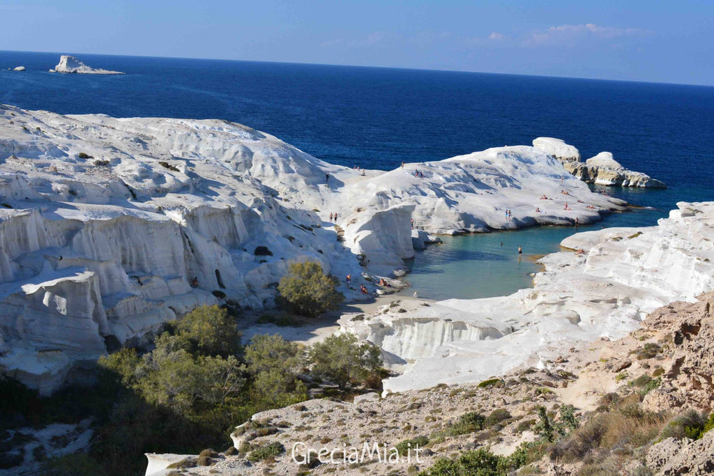 la spiaggia di Sarakinko a Milos