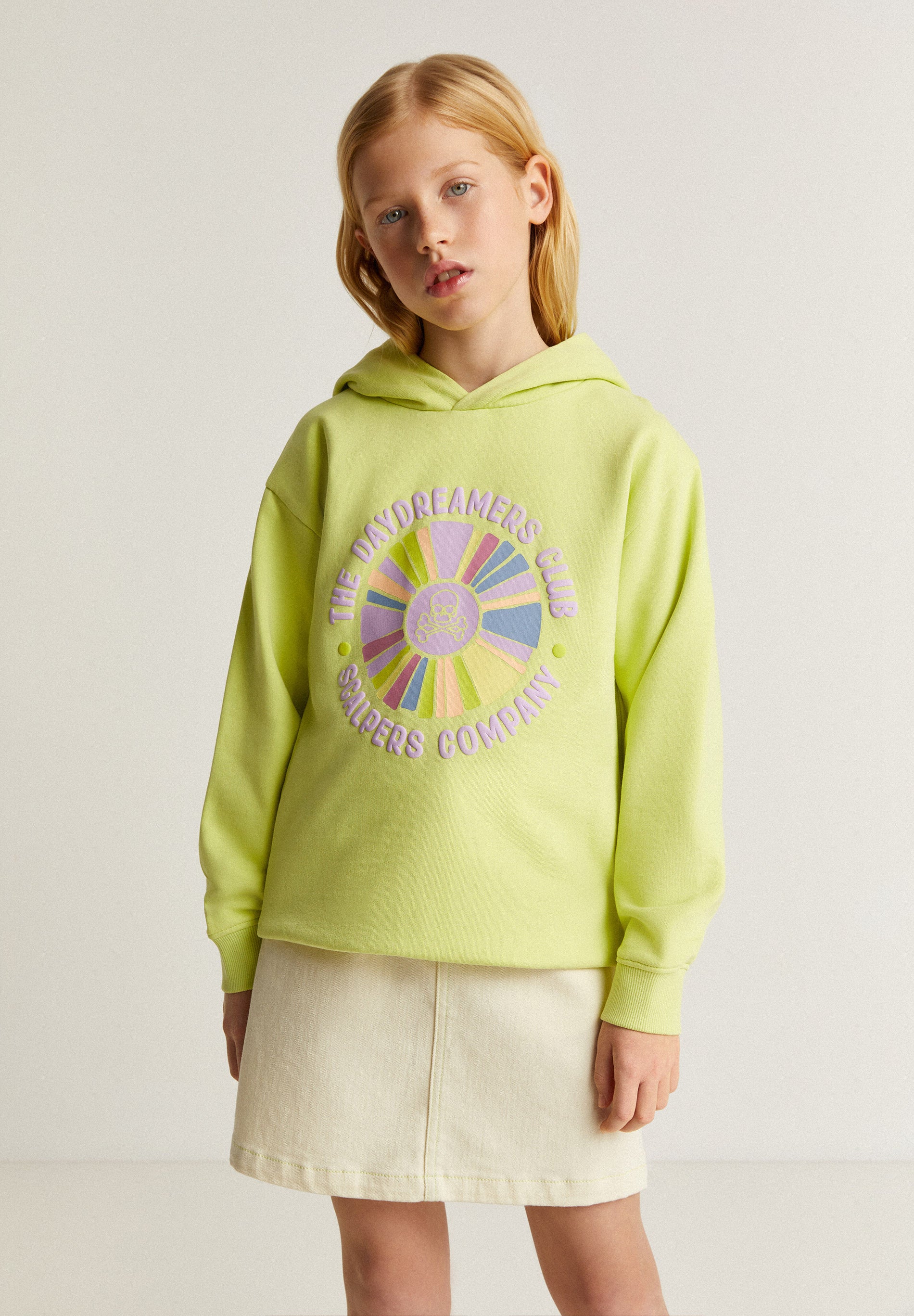 SUDADERA CAPUCHA DETALLES PRINT PUFF