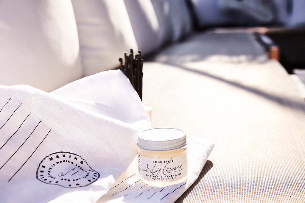 Nap Lovers travel candle by Pour l'air is a soy candle, a fig candle that smells of fresh cotton.