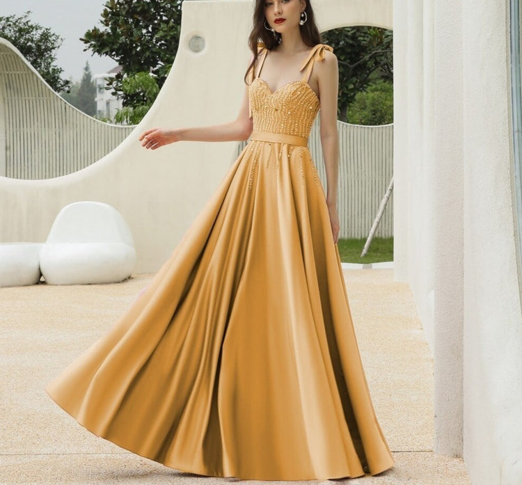 Vestido de Festa Luxo com Decoração em Micro Cristais e Alça Ajustável