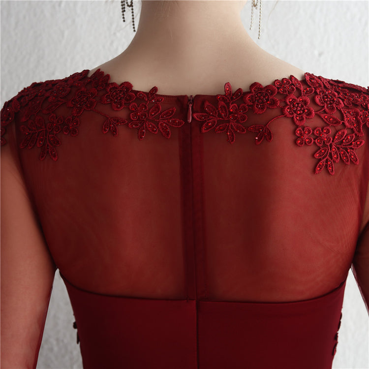 Vestido de Festa Longo com Detalhes em Renda e Apliques Florais Marsala