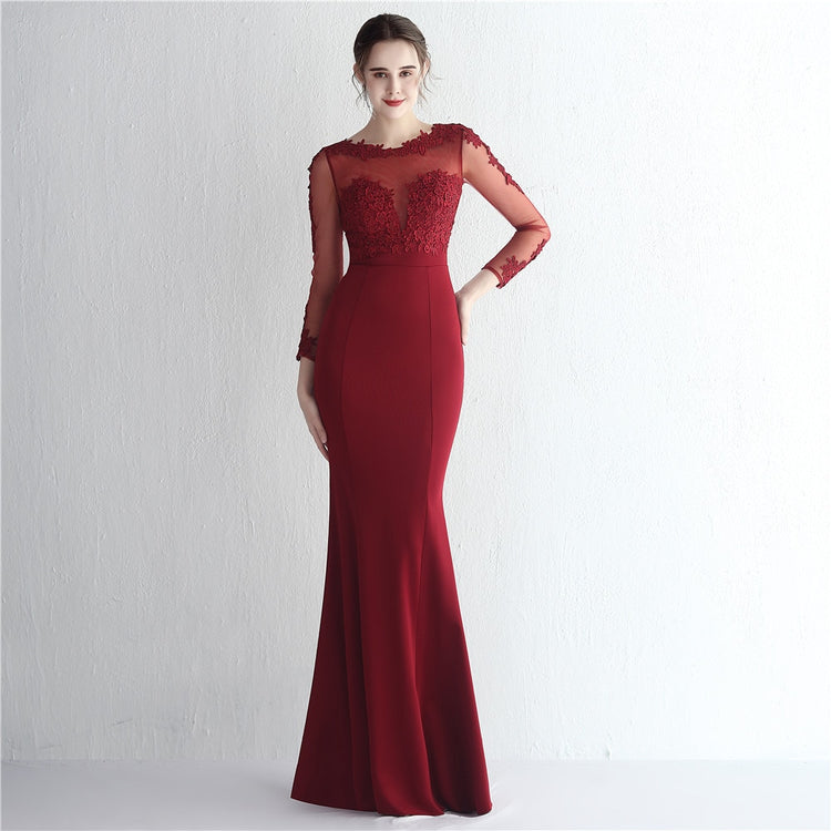 Vestido de Festa Longo com Detalhes em Renda e Apliques Florais Marsala