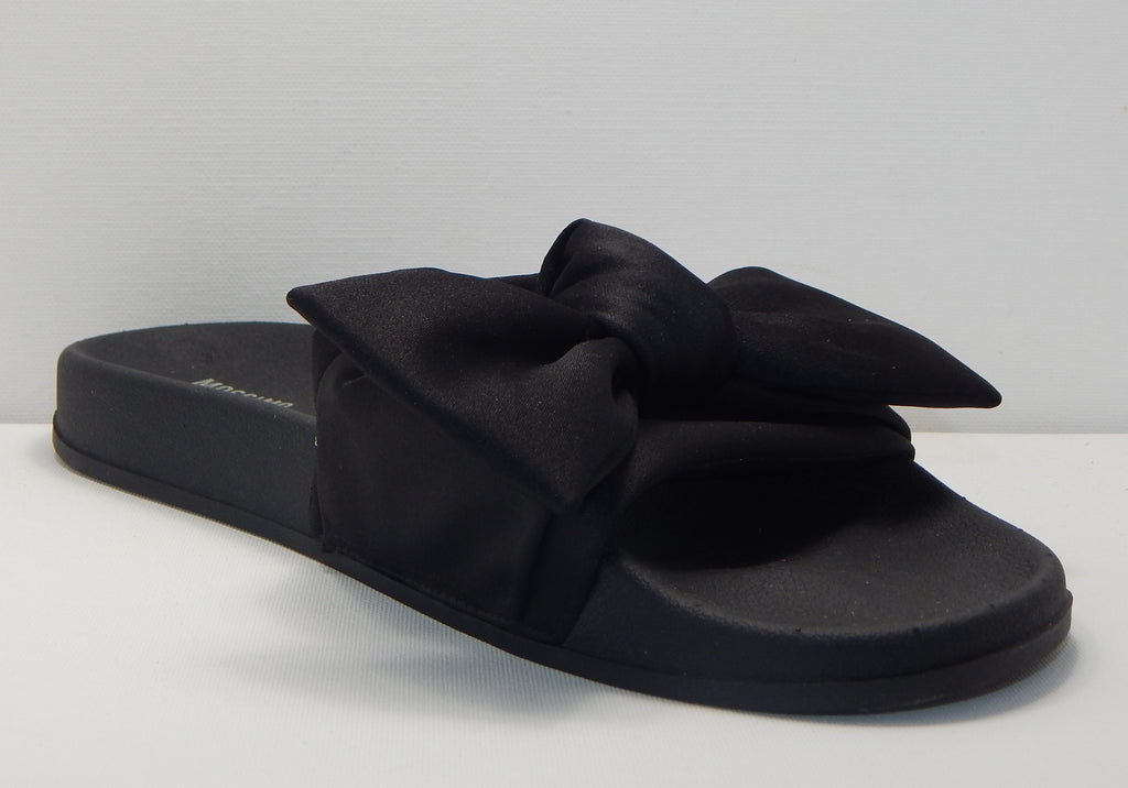 mossimo black flip flops