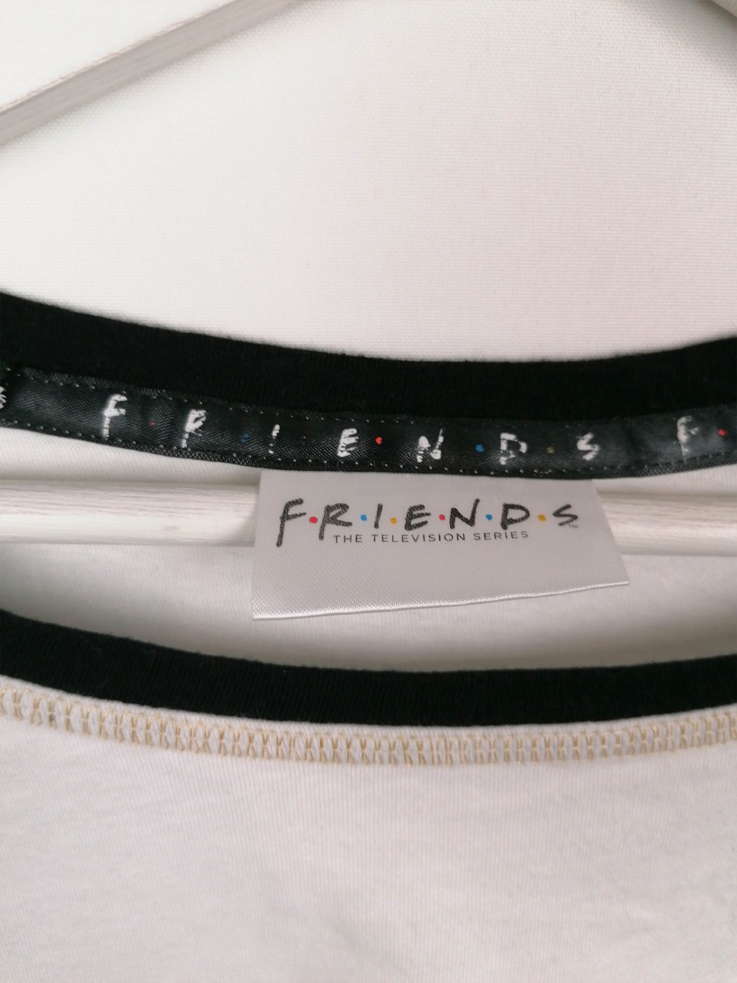 "Friends" Raglan Boxy T-shirt - size M-L