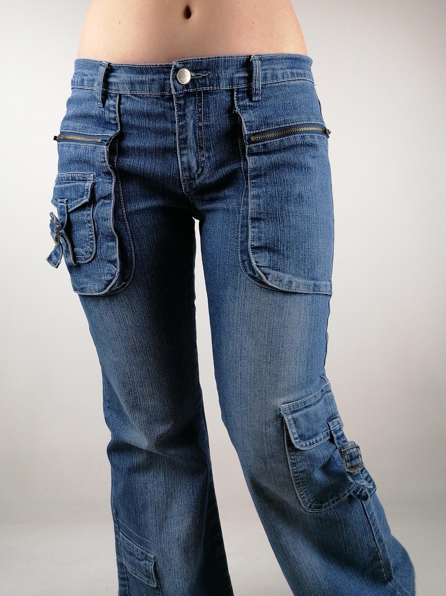 Vintage 90's Low-Rise Flared Cargo Jeans - size M