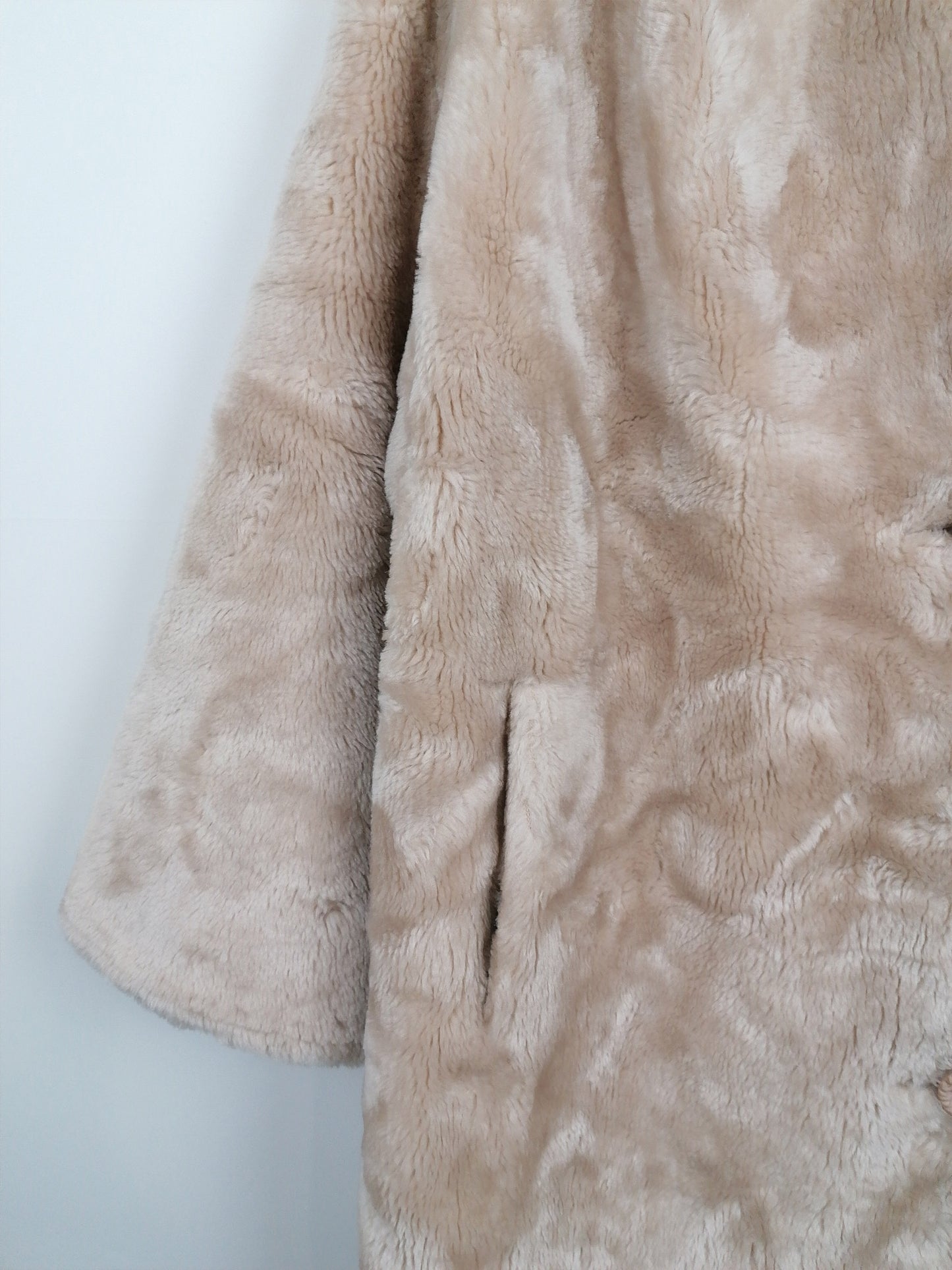 Vintage 80's BORGANA Faux Fur Long Coat Plush Beige Nude - size M-L