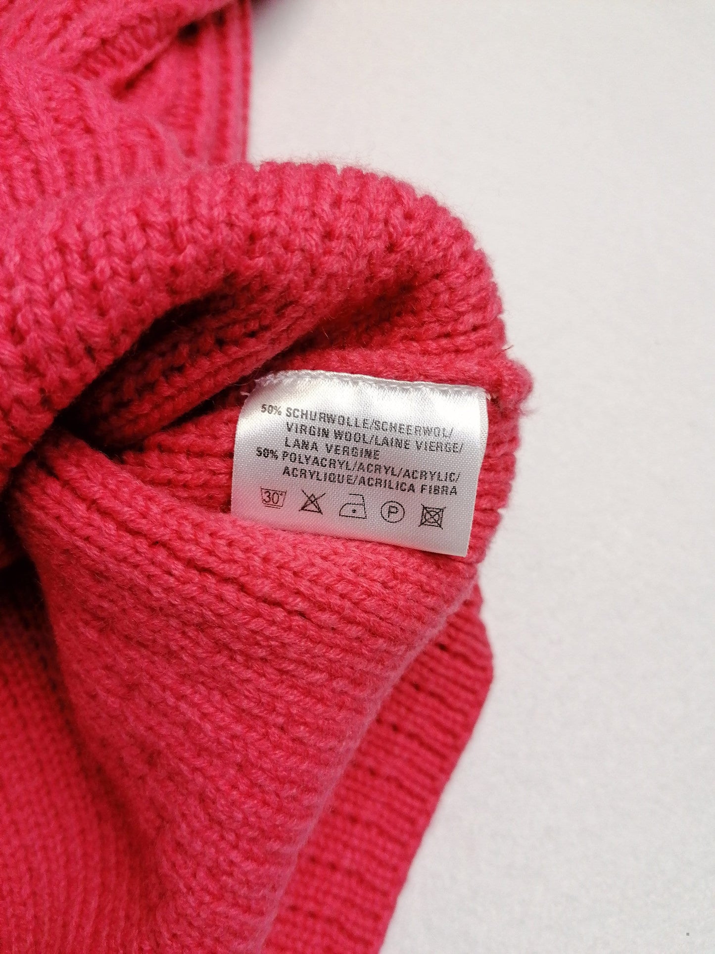 90's Virgin Wool Cable Knit Pink Sweater - size S-M